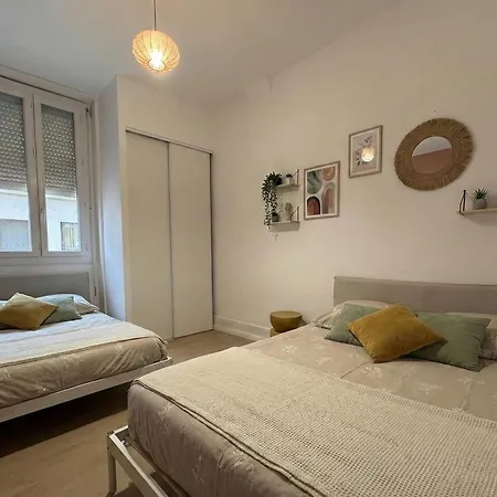 Petite Soeur - 6 & 8 Personnes - Check In H24 & Wifi Apartmán *